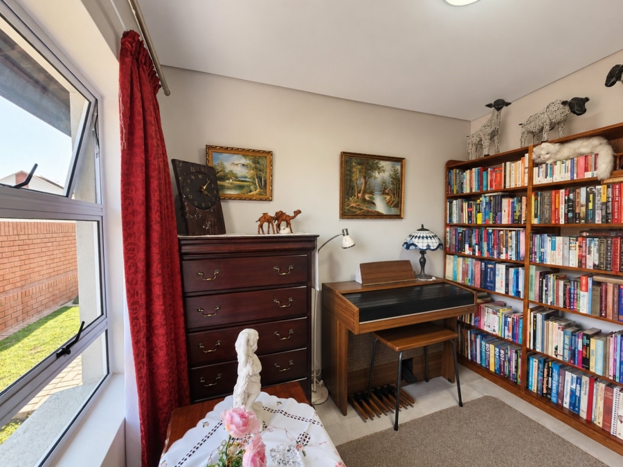 3 Bedroom Property for Sale in Dormehls Drift Western Cape